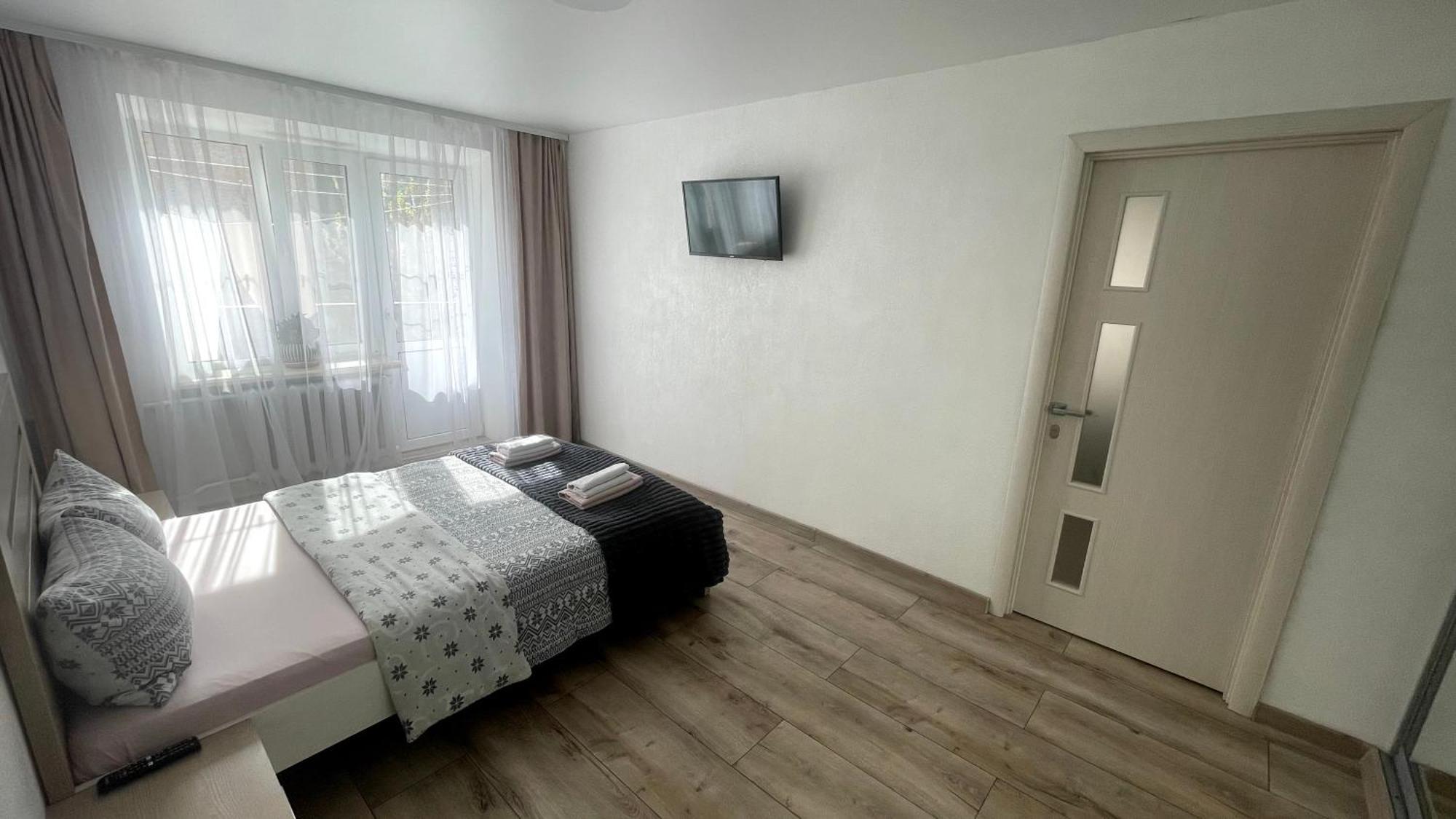 Appartement Нова 2Х Кімнатна В Центре à Rivne Extérieur photo