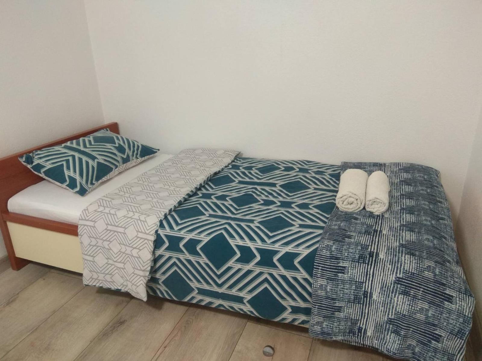 Appartement Нова 2Х Кімнатна В Центре à Rivne Extérieur photo